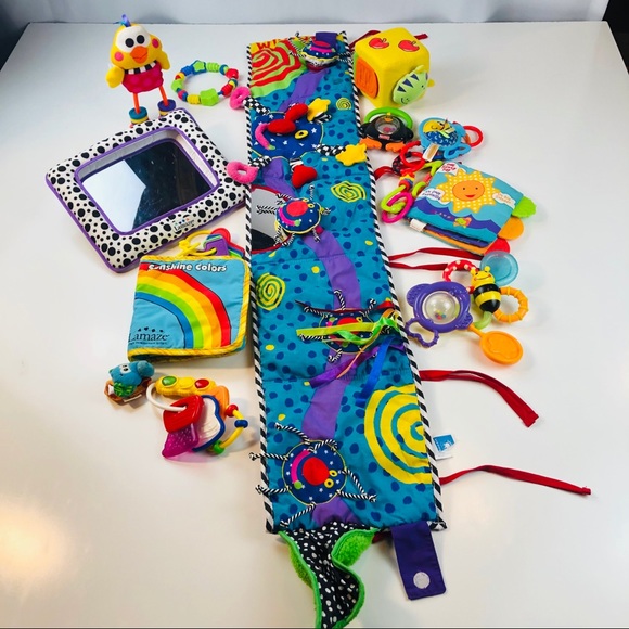 Whoozit Crib Activity Center & Infant Toys - Picture 8 of 8